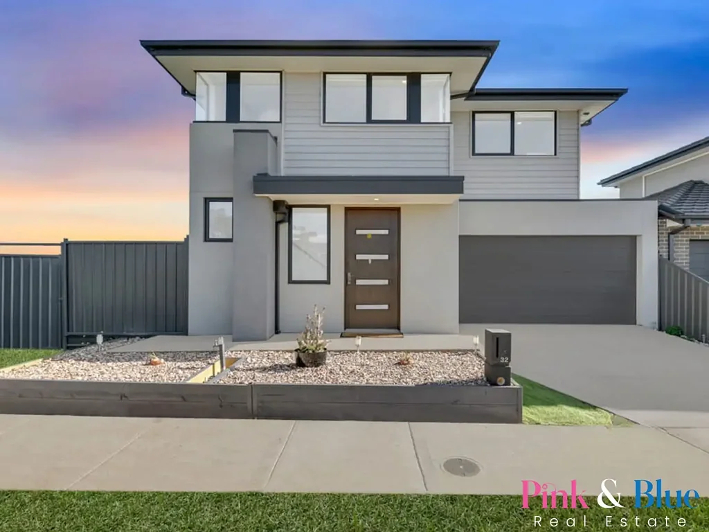 LUXURY FAMILY LIVING IN THE HEART OF HILLGROVE ESTATE FOR LEASE !