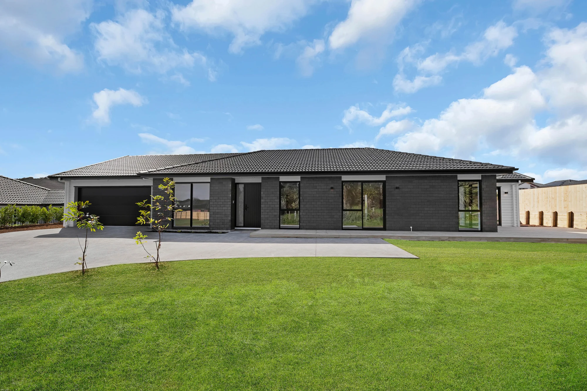 Pukekohe 6Moenga Brand New Six Bedrooms in Valley School Zone!