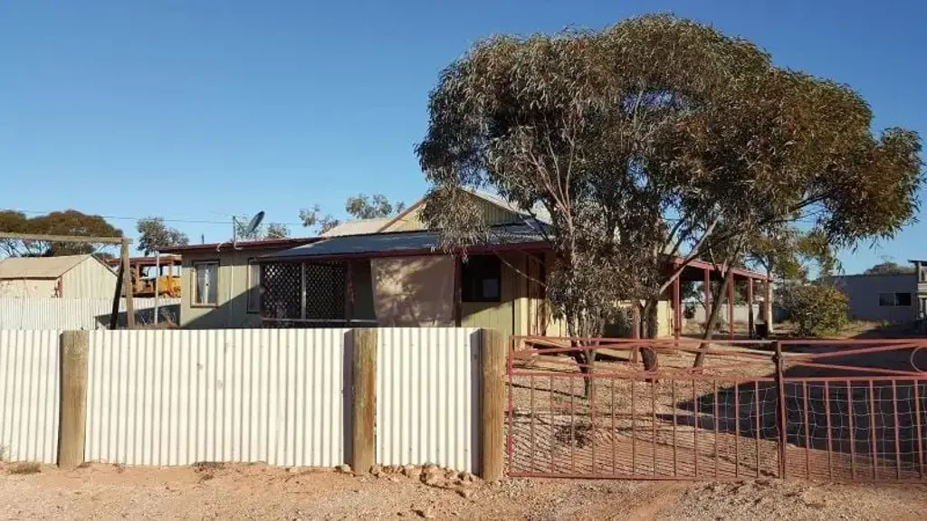 Coober Pedy 4 Bedroom LARGE 4 BEDROOM FAMILY HOME ON LARGE BLOCK IN QUIET CUL DE SAC
