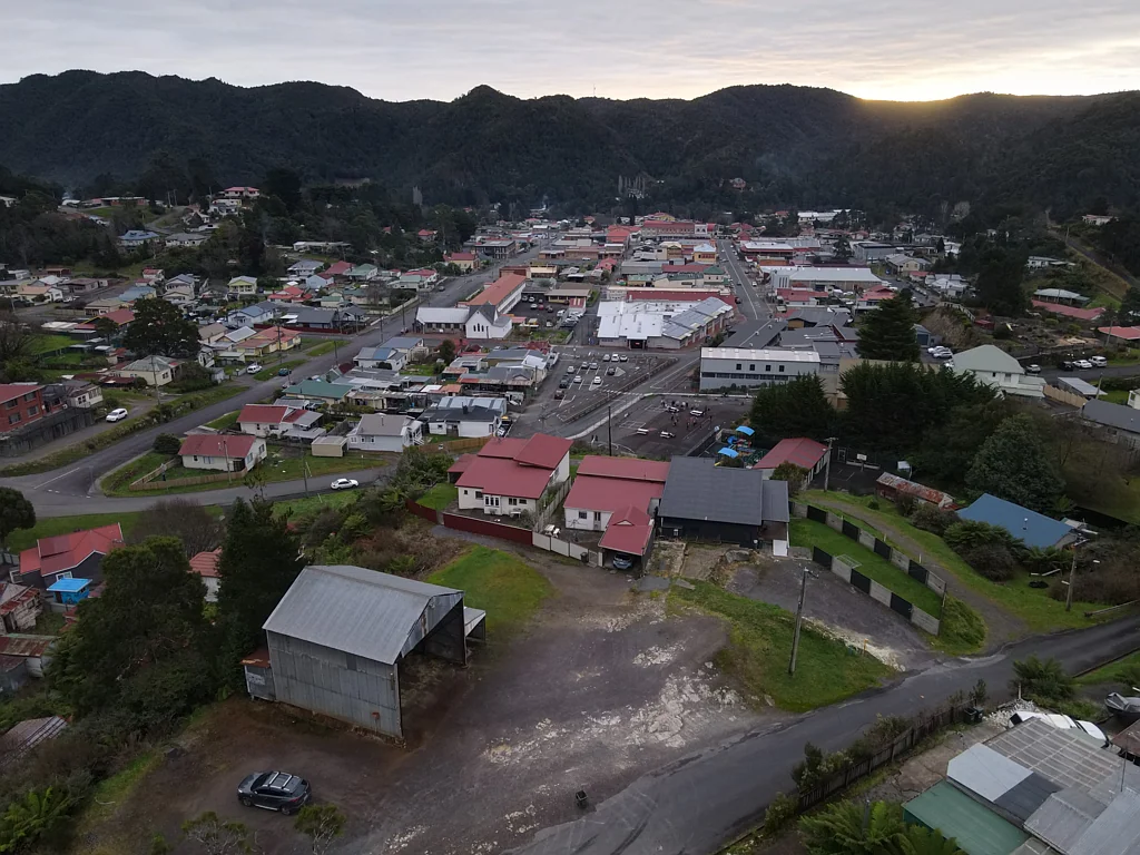 Queenstown Prime Location with Endless Potential!