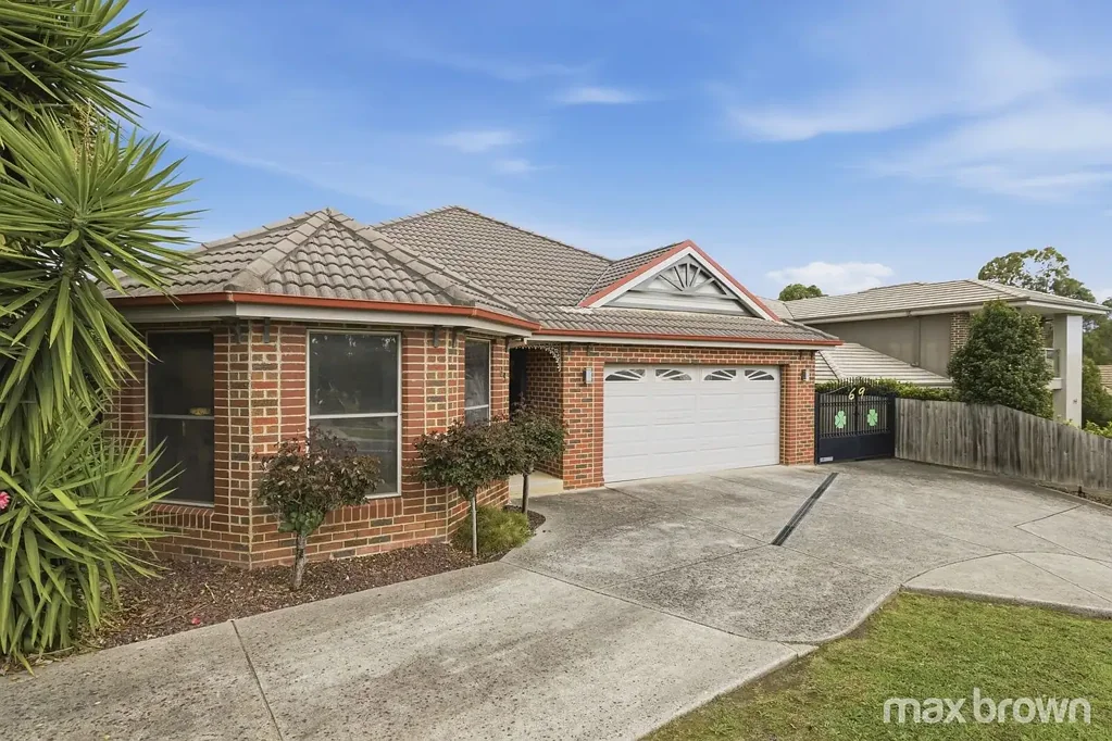 Lilydale 4房 宽敞单层住宅 795平米土地 光线优美门厅 设备齐全厨房 滑动门通户外 宽敞后院草坪 豪华主卧套间 双车库带通道 地理位置便利 TODAY'S OPEN CANCELLED.