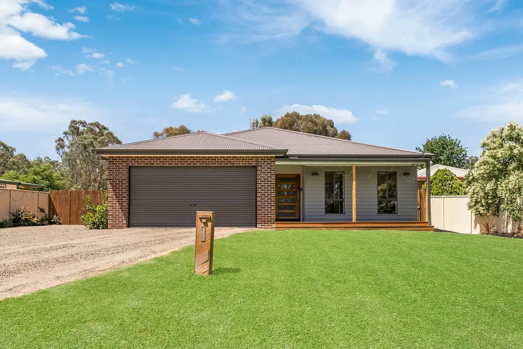 Heathcote 4房  Contemporary Living with Space and Versatility