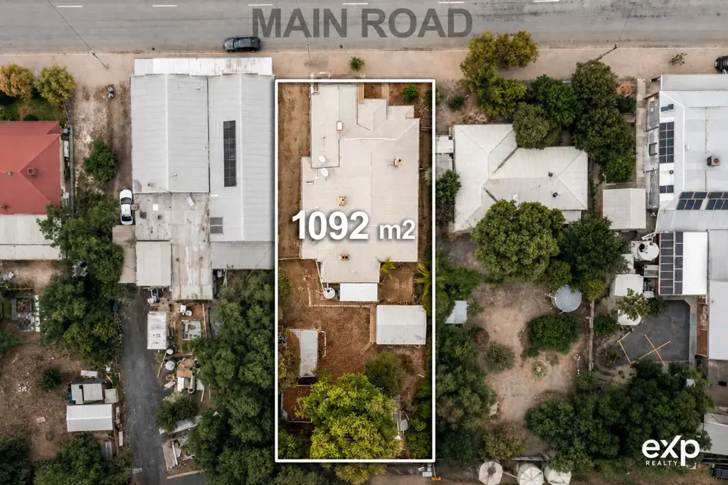 Brinkworth 4房  Leased & Loaded — The Historic Brinkworth Bank with Big Returns & Commercial Upside