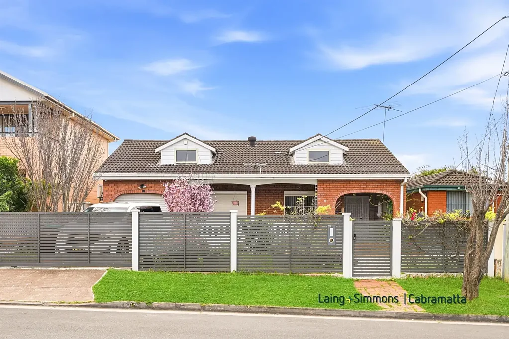 Canley Heights 4બેડરૂમ SPACIOUS FAMILY HOME | R3 ZONED | 2-LOT DUPLEX SITE (STCA)