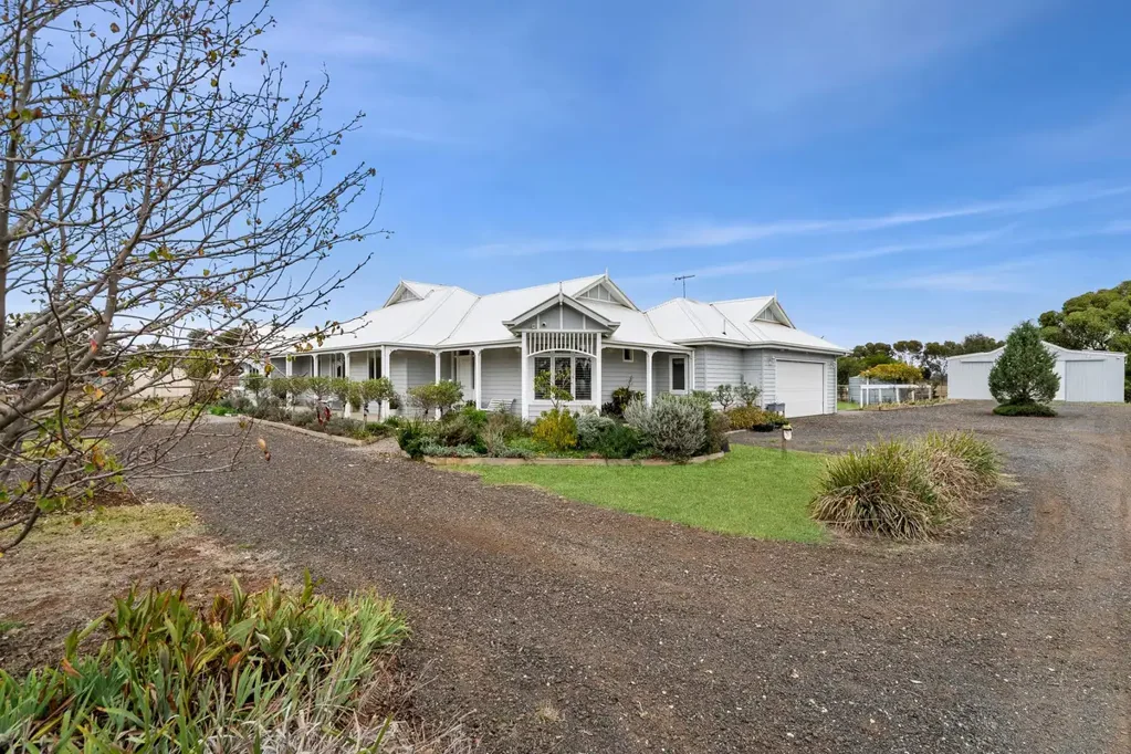 Melton West Your Dream Rural Retreat Awaits