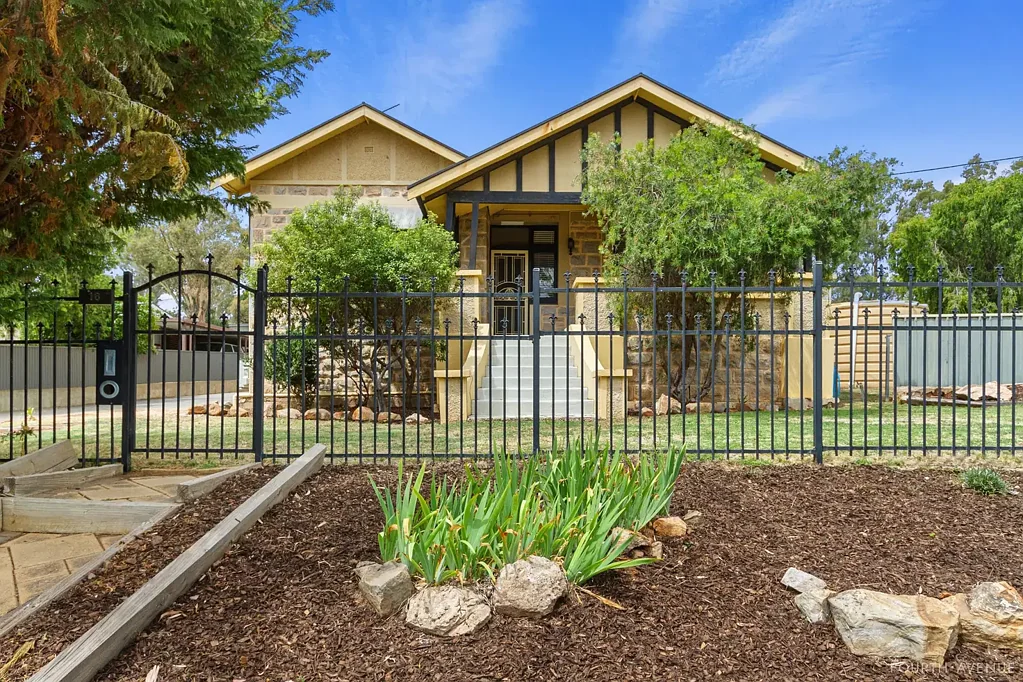 16 Blyth Road, Clare, SA 5453