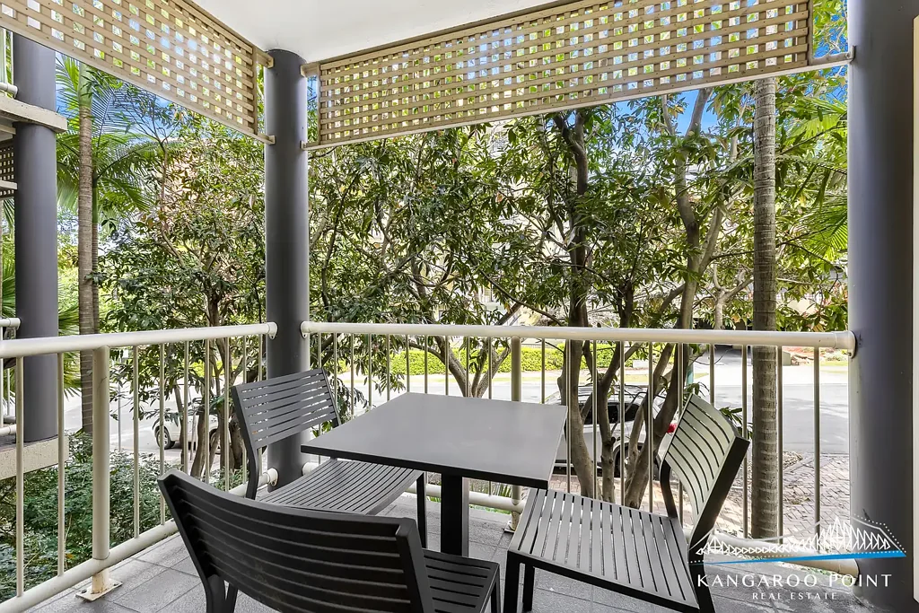 114/85 Deakin Street, Kangaroo Point, QLD 4169