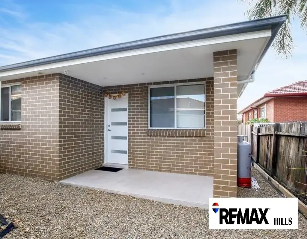 Beautiful Two bedrooms brick granny flat