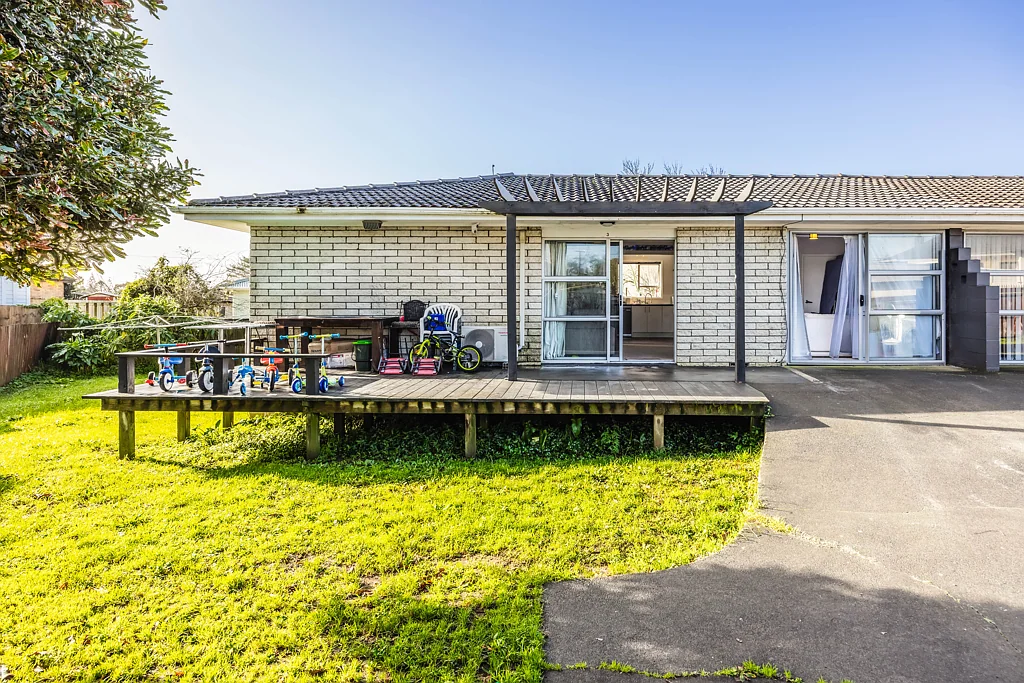 Papatoetoe 2房  2+1 BRICK IN PAPATOETOE, LAND, HOT!