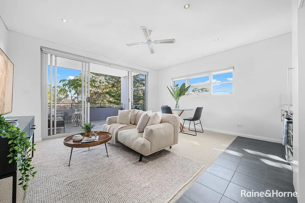 Super Stylish, North-facing, 1 Bedroom with Parking & Storage