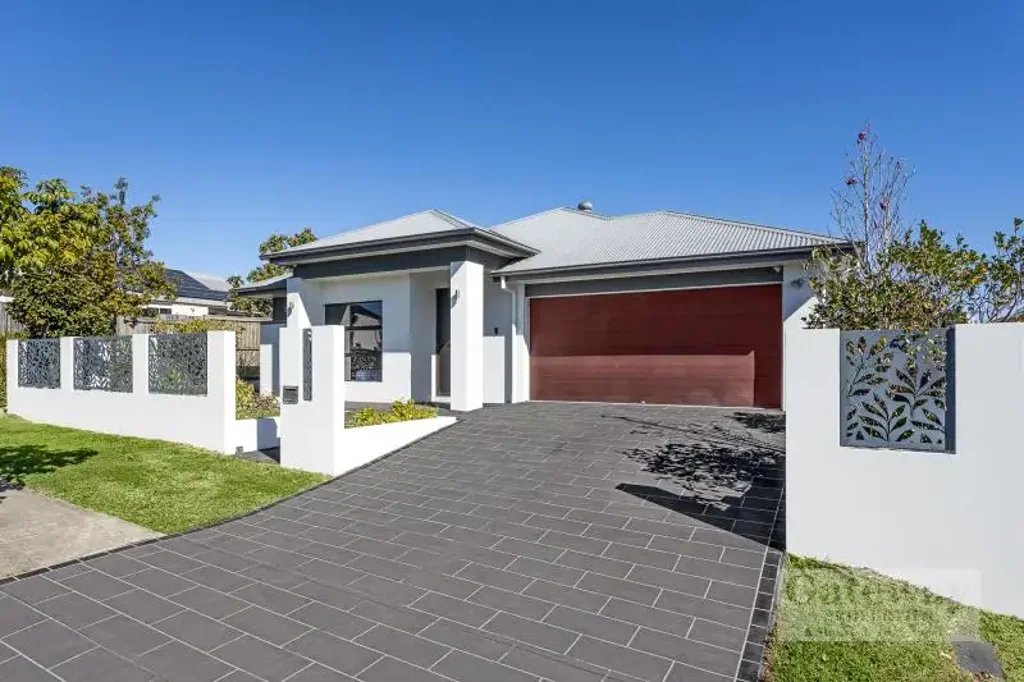 Warner 4 Bedroom ELEGANT EXECUTIVE HOME!  YOUR DREAM HOME AWAITS!