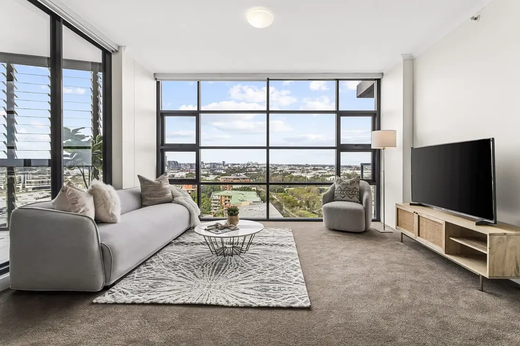 Erskineville 1 Bedroom Vivid views with resort style living