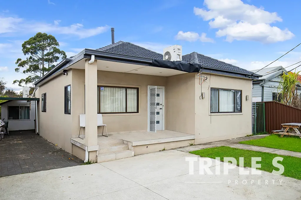 Merrylands 4 Bedroom Spacious 4-bedroom Family Home with a Granny Flat
Auction unless sold before