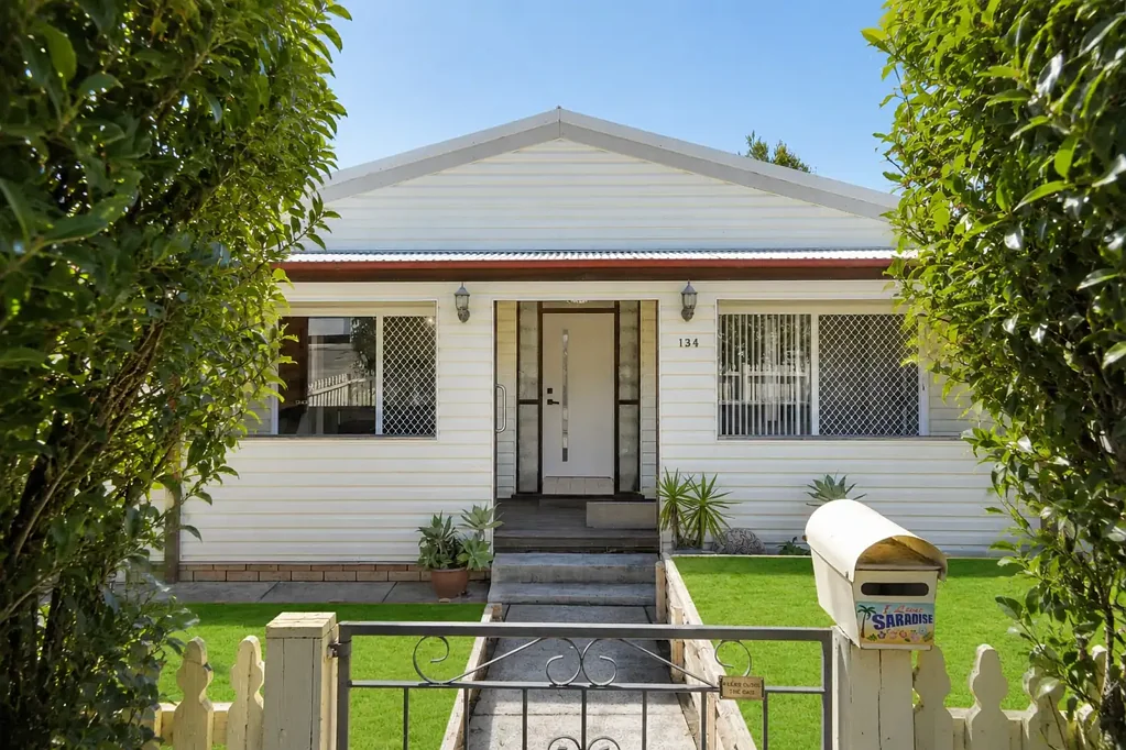 Saratoga 4 Bedroom Family Friendly & Position Perfect