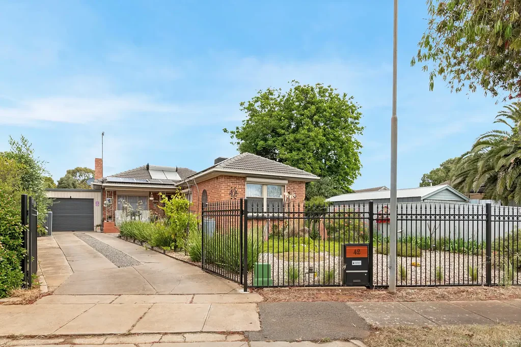 42 Hamblynn Road, Elizabeth Downs, SA 5113