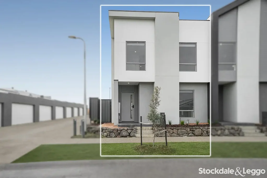 Brand New Town Living in the Heart of Cloverton Estate !