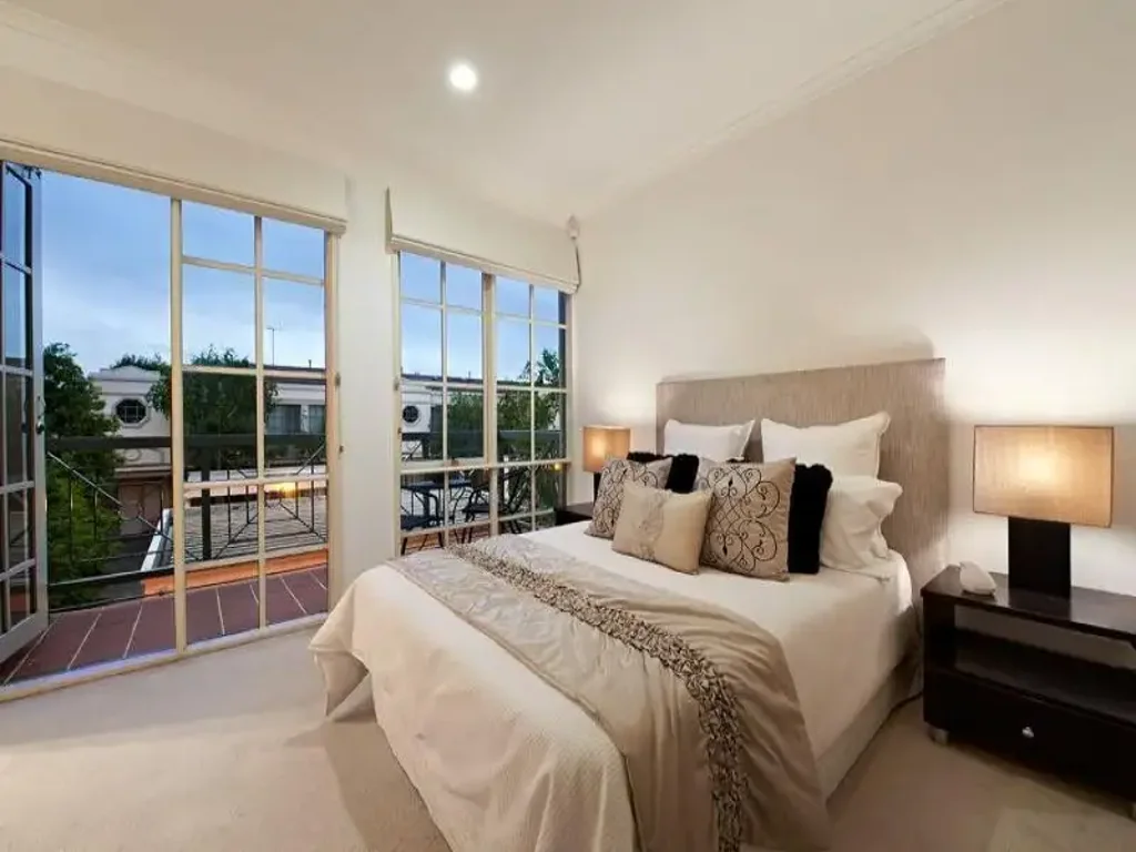 LIGHT FILLED HOME | FLARE REAL ESTATE