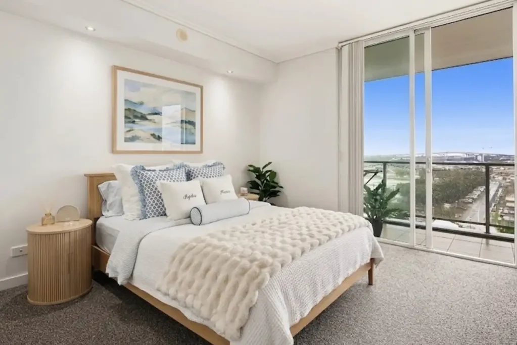Hamilton 1Zimmer Sophisticated 1 Bedroom Apartment with Versatile Multi-Purpose Room