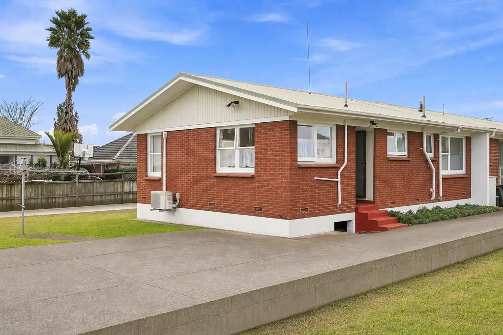Avondale 2房 Professionals Real Estate独家呈现！迷人端户，宁静私密，舒适便利，拎包入住！ Avondale | Professionals