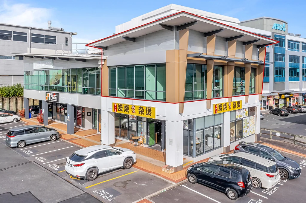 Albany Office with great parking opposite Albany Mega