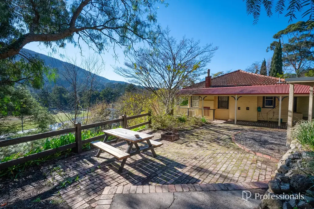 Warburton 2Moenga HISTORIC CHARM, STUNNING VIEWS AND AN UNBEATABLE WARBURTON LIFESTYLE