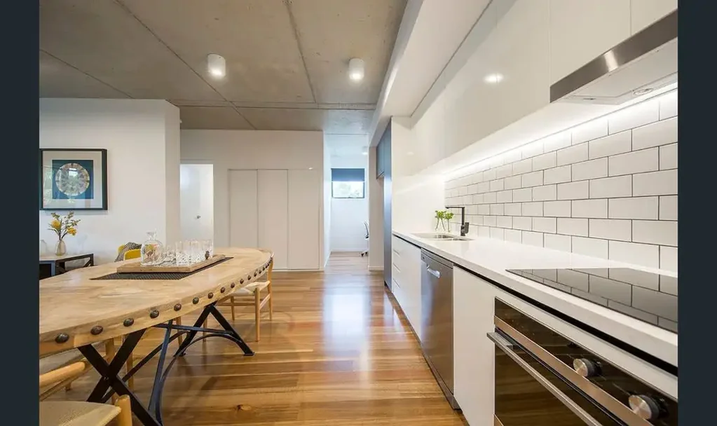 Private Garden View Spacious 2 Bed 2 Bath + Study