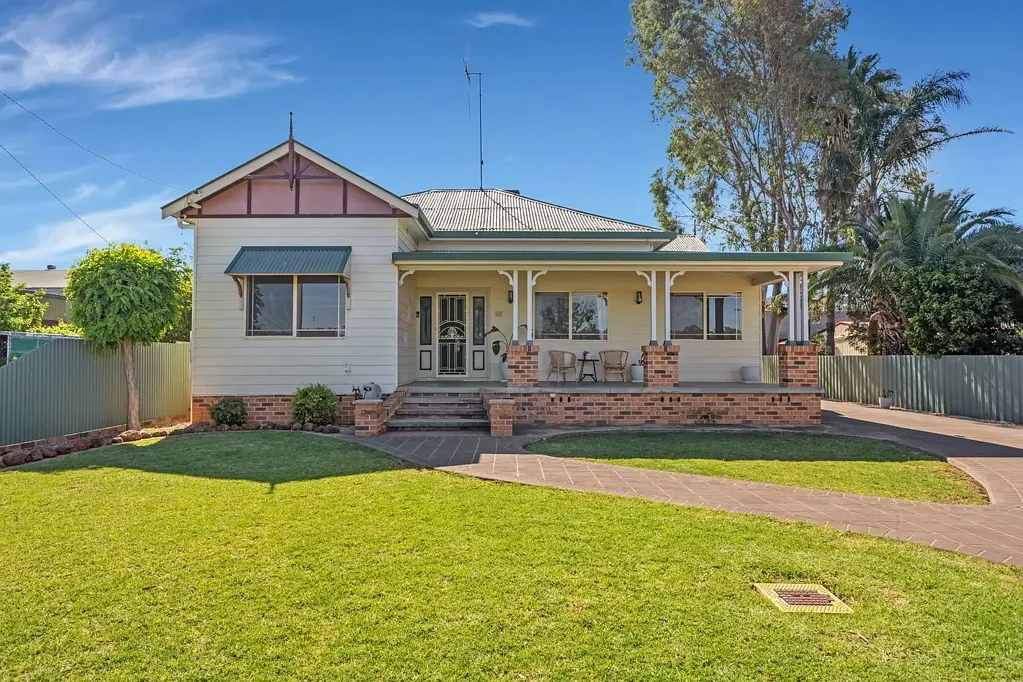 60 Station Street, Parkes, NSW 2870