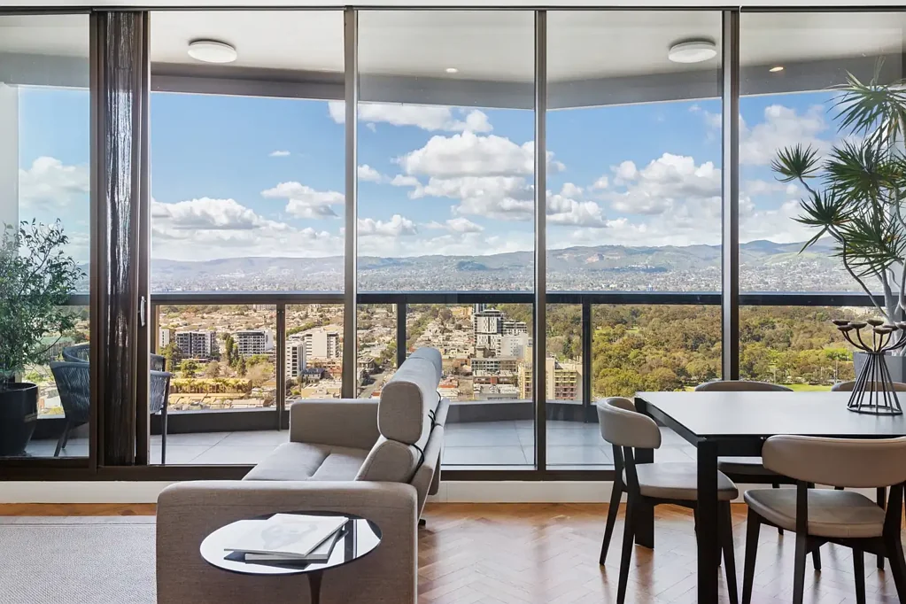 Adelaide 3房  Penthouse Luxury with Rooftop Entertaining & Parkland Views