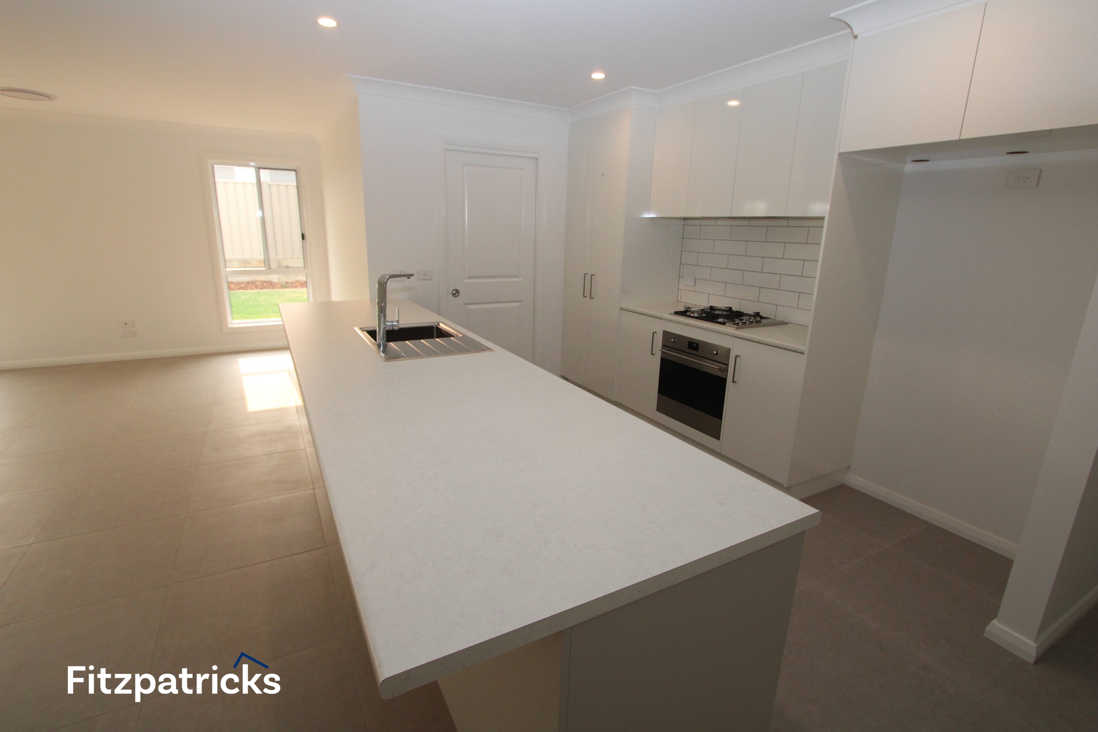 11 OPPERMAN ST, BOOROOMA NSW 2650, 0部屋, 0バスルーム, House