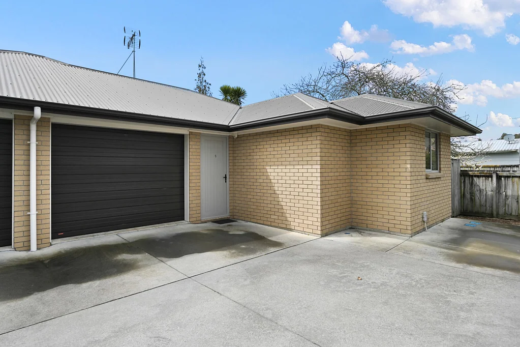 Enderley 3 Slaapkamer PRICED UNDER CV - Vendor Wants SOLD!