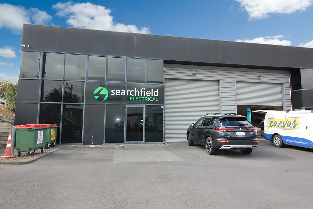 Albany Tidy office/warehouse offered for lease