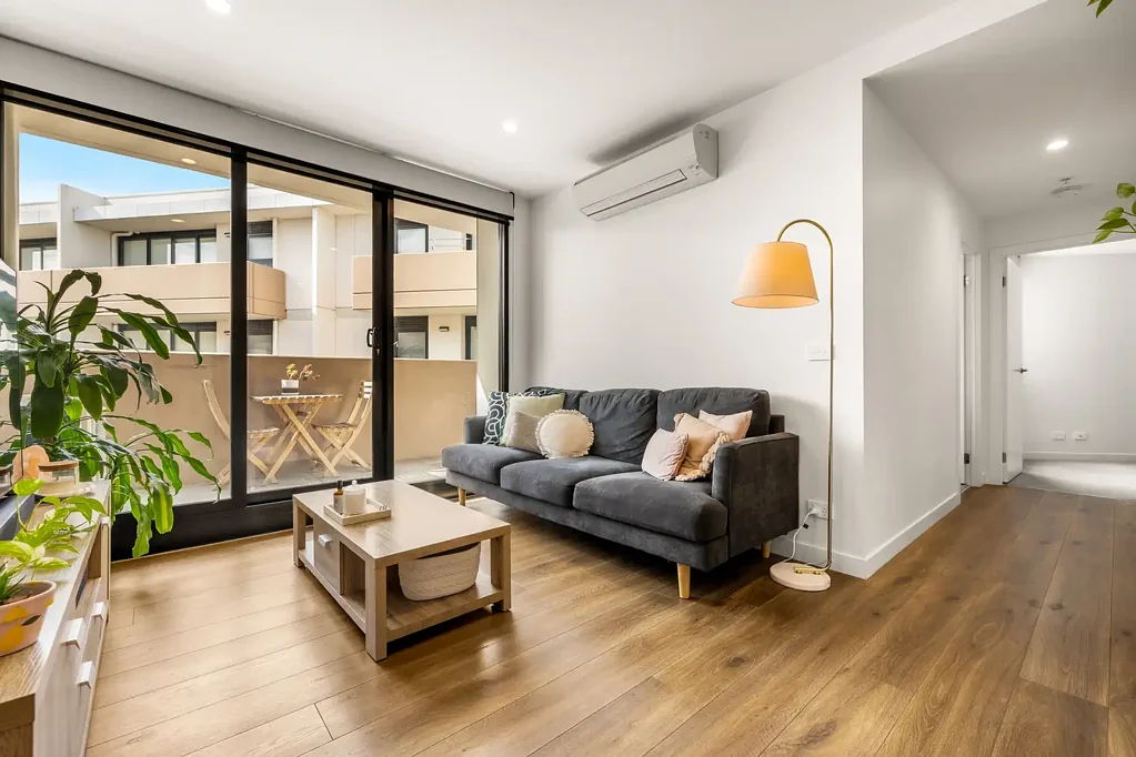 Chadstone 2房 私密位置，轻松享受 Holmes Hill 生活 Private Position, Effortless Holmes Hill Living