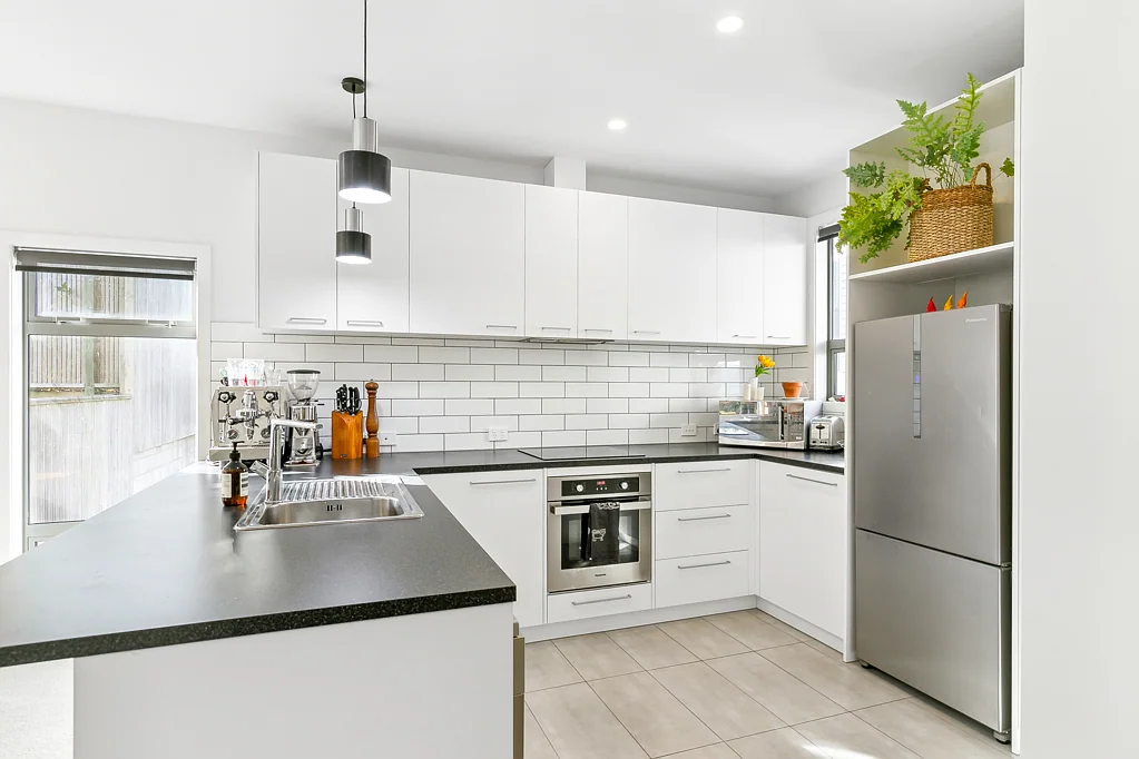 Johnsonville 2Habitaciones Modern, Sunny, Prime Location | BEO $675,000