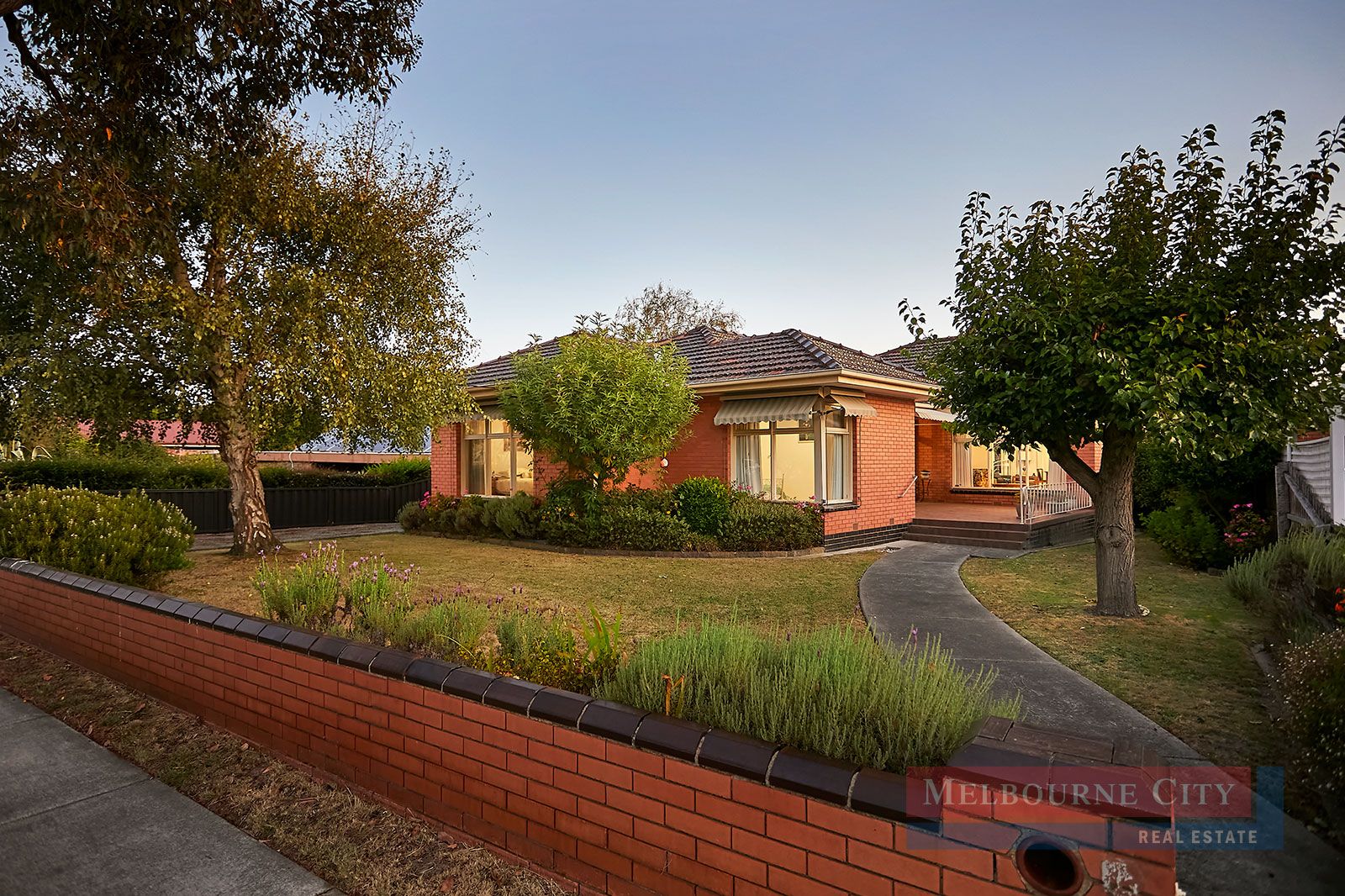 42 OUTLOOK RD, MOUNT WAVERLEY VIC 3149, 0 habitaciones, 0 baños, House