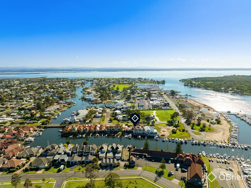 Paynesville 3Habitaciones Anchored in Elegance with Paynesville Perfection