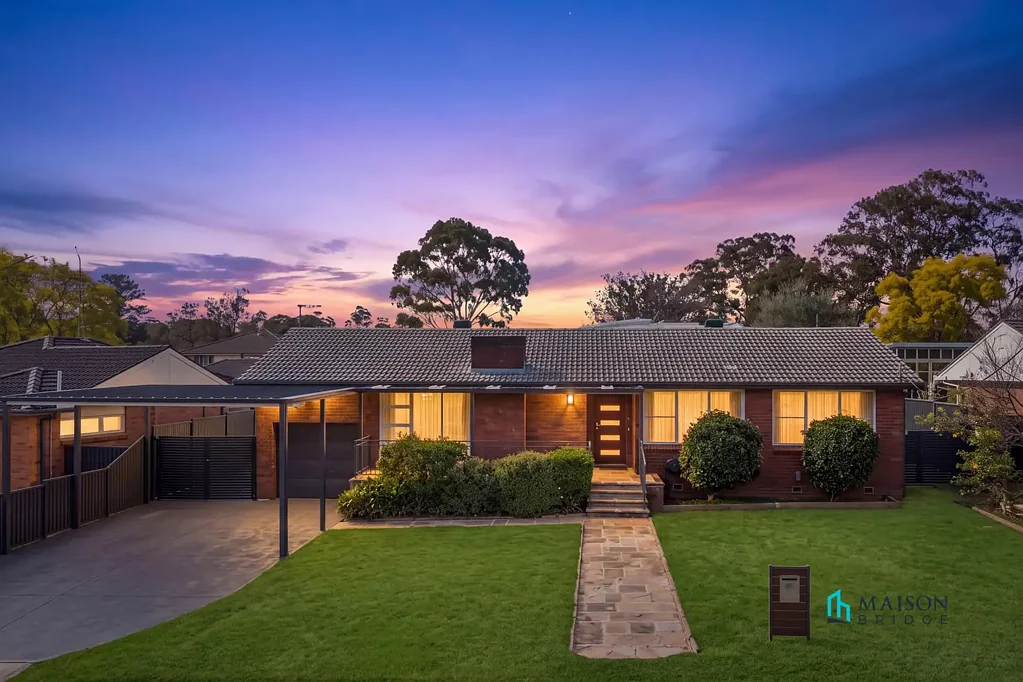 Winston Hills 5 Slaapkamer Exceptional Family Entertainer on 923sqm in a Tightly Held Pocket