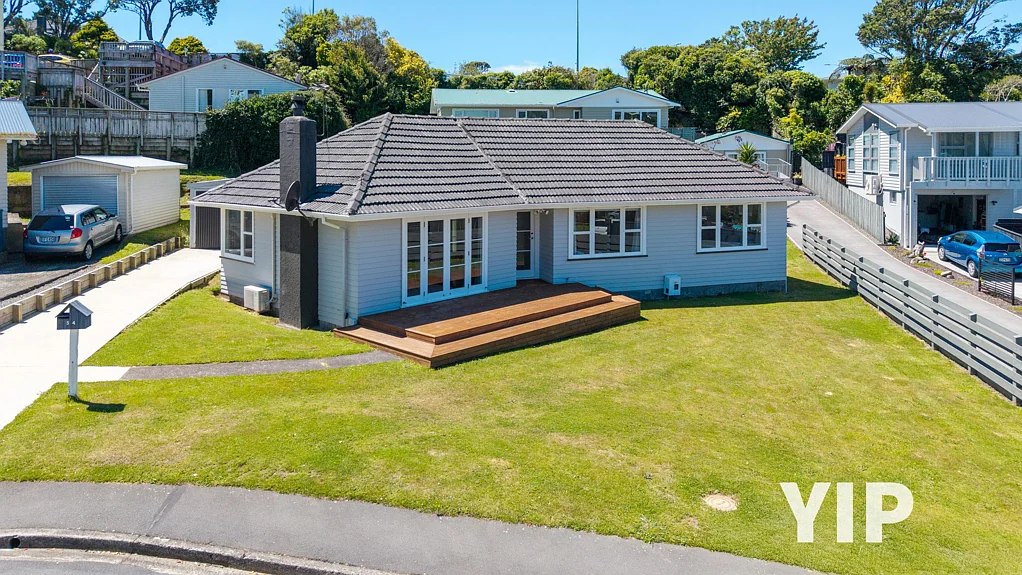 54 Batchelor Street, Newlands, Wellington