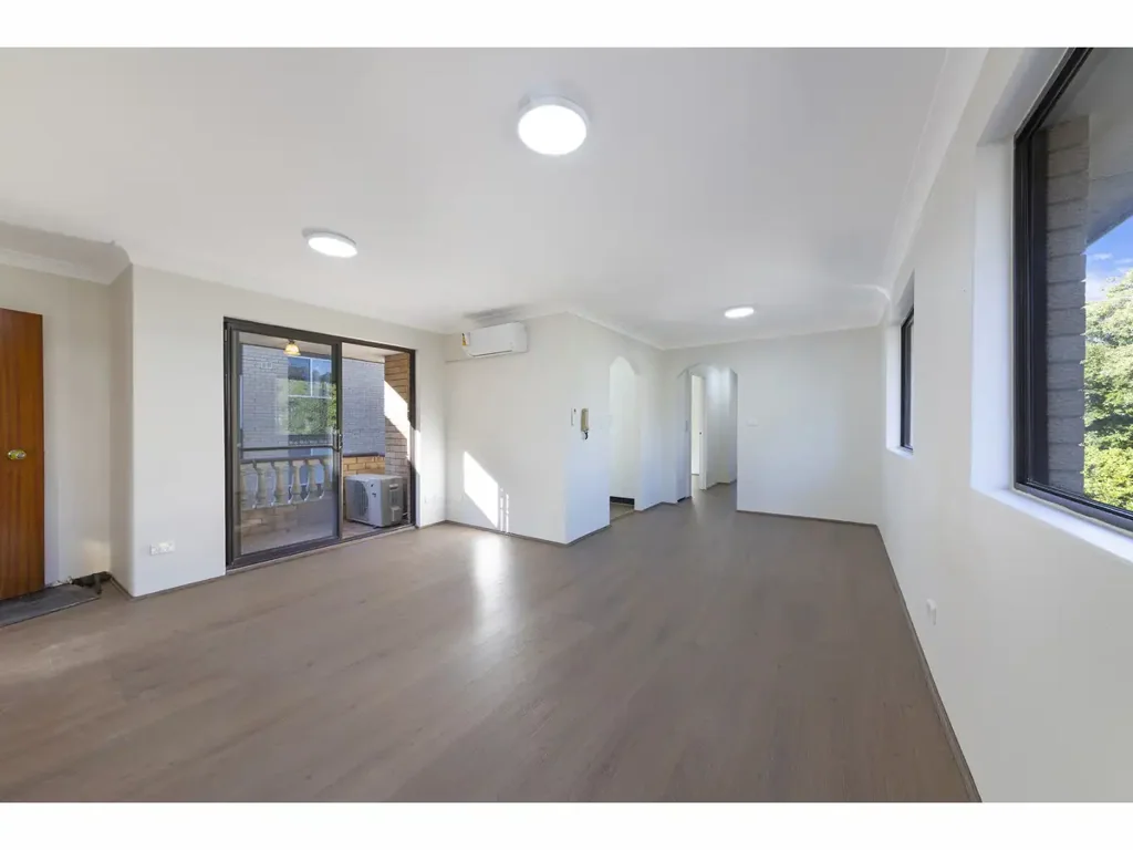 Freshly Renovated Residence!!!