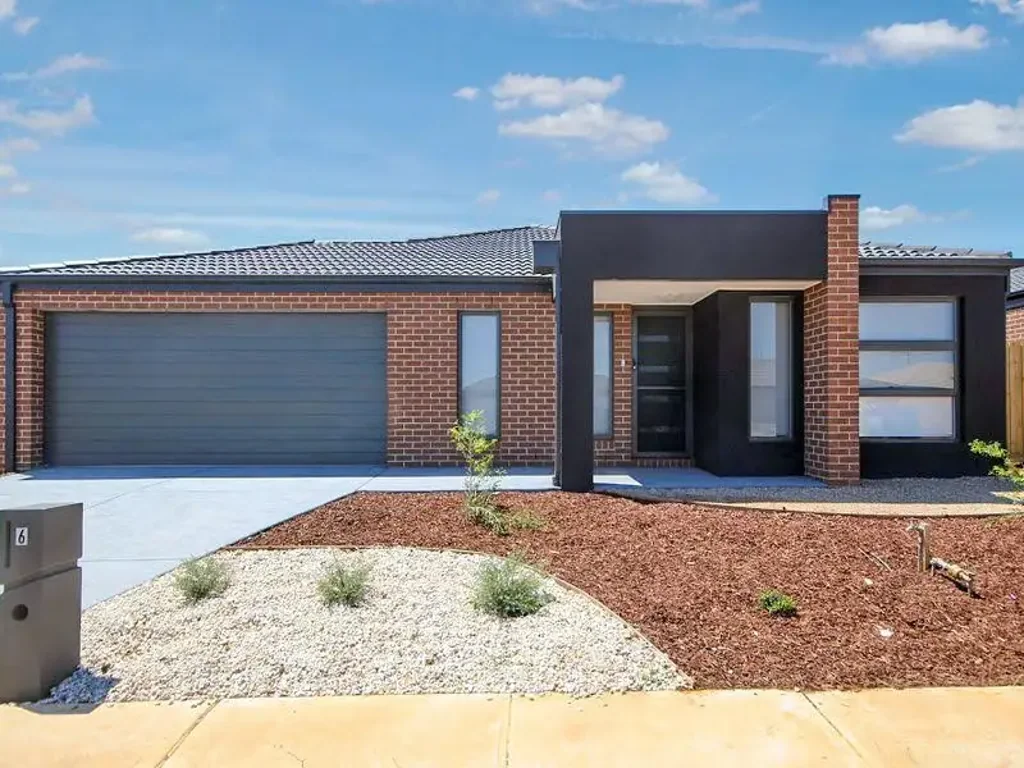 Spacious Family Living in a Prime Brookfield Location