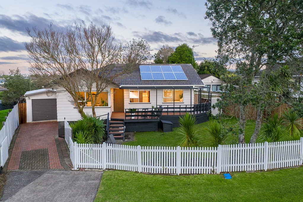 15 Landow Place, Henderson, Waitakere City, Auckland