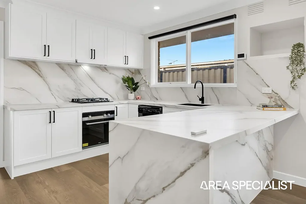 Springvale South 3房  The Brief: Stylish Family Living with Space, Character and Convenience