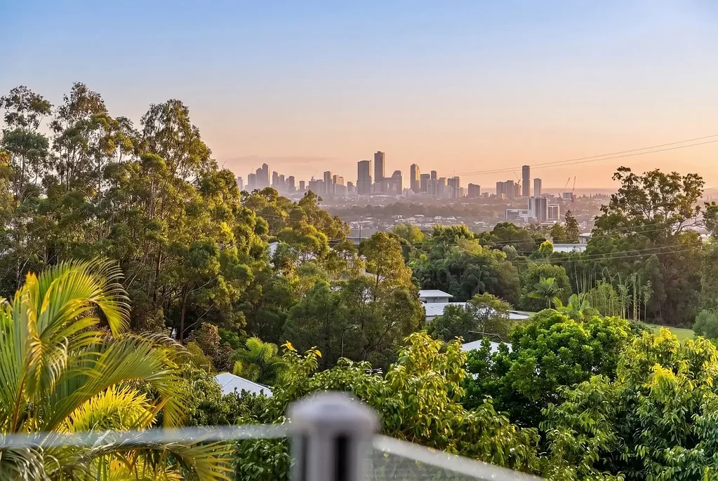 Reedy Creek 4બેડરૂમ Large Elevated Modern Home with Stunning Cityscape Views | The Oberservatory Estate