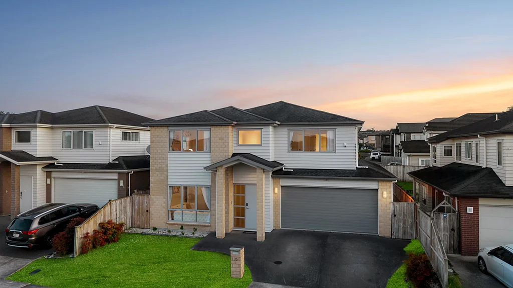 Flat Bush 6chambre North-Facing!Walk to Ormiston Schools!