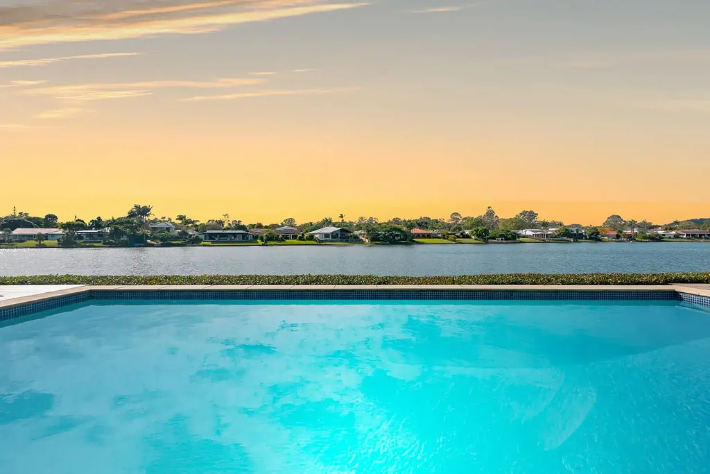 Currumbin Waters 5Kwarto LAST CHANCE TO LOOK!: Wednesday 5-5:30pm - Wonderful Waterfront, Curumbins BEST BUY!