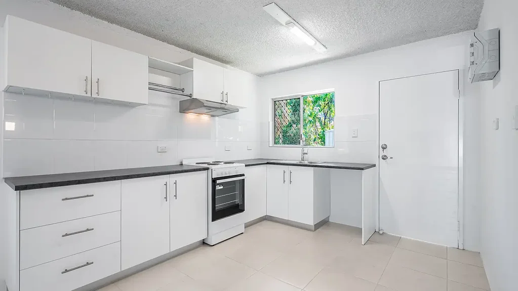 Holloways Beach 2침실 RENOVATED UNIT WITH A SHED - WALKING DISTANCE TO BEACH