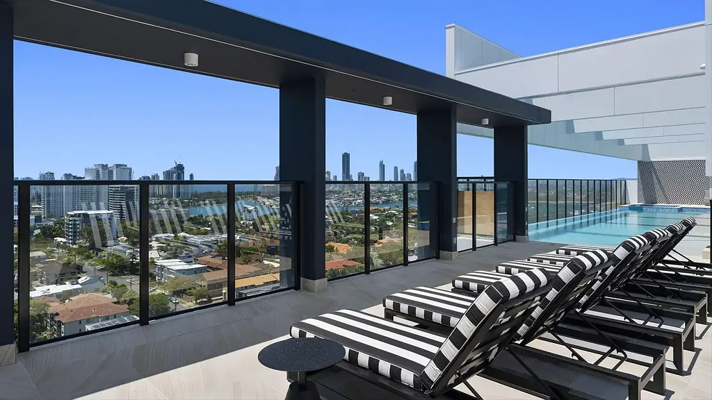 High-End Apartment with Spectacular Views!