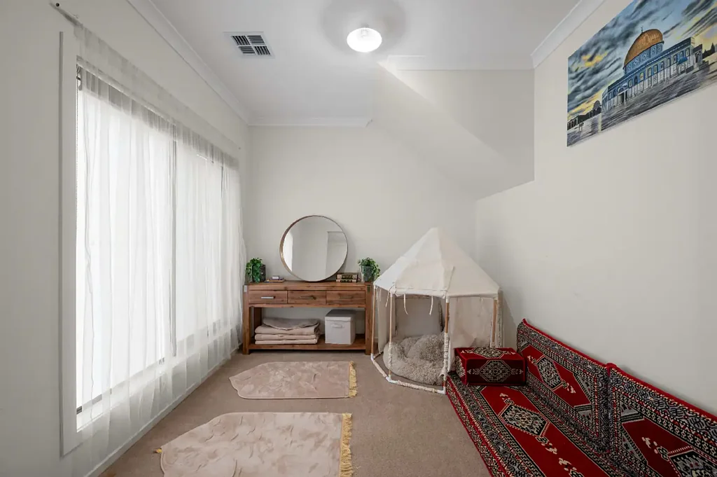 Craigieburn 5 Slaapkamer ON HOLD Stunning 5 Bedrooms, 3 Bathrooms Plus Study Area