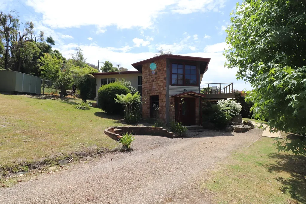 Mallacoota 3 Bedroom These unique views could be all yours!