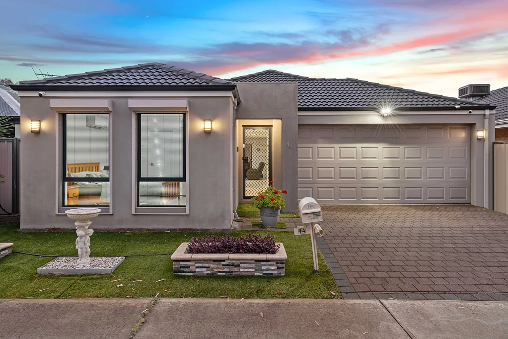 44 Erade Drive, Piara Waters, WA 6112