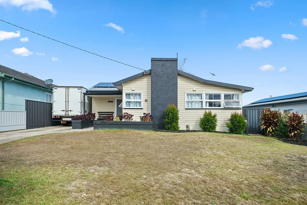 Raymond Terrace 3房  CHARMING CHARACTER HOME IN CENTRAL LOCATION!